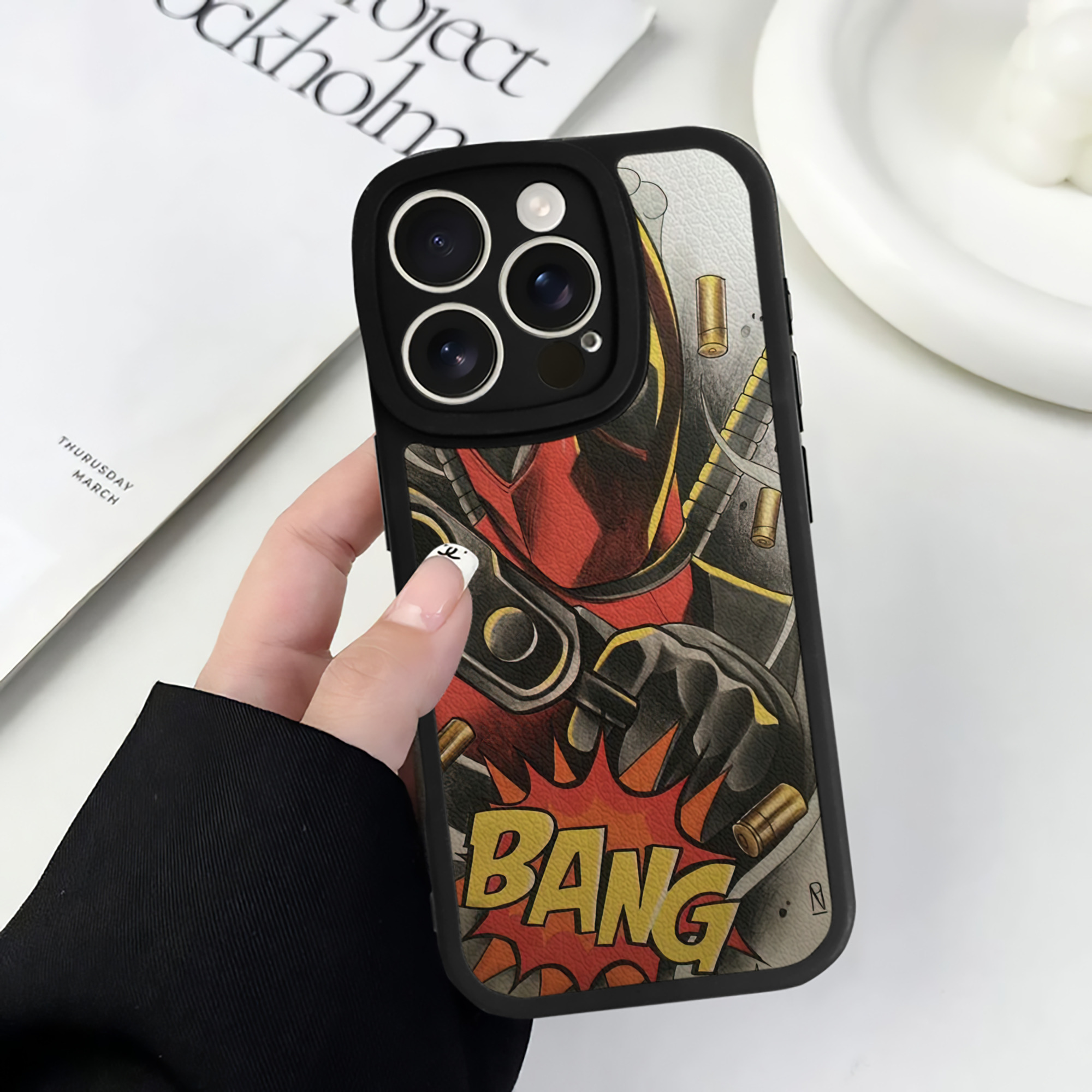 （画像用） Deadpool デッドプール 【iPhone 16シリーズ対応】シリコンスマホケース（レザー調） 材質：シリコン